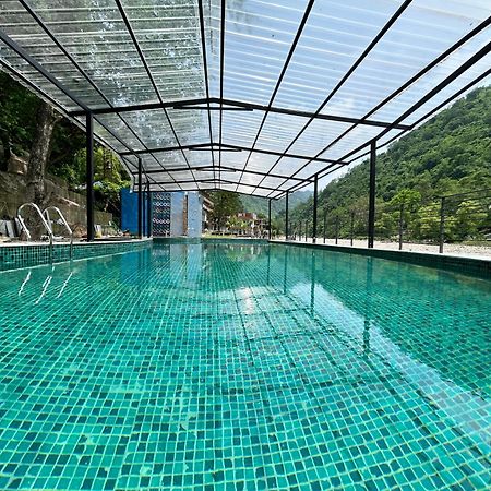 Dls Divine River Resort And Spa, Rishīkesh Exteriör bild