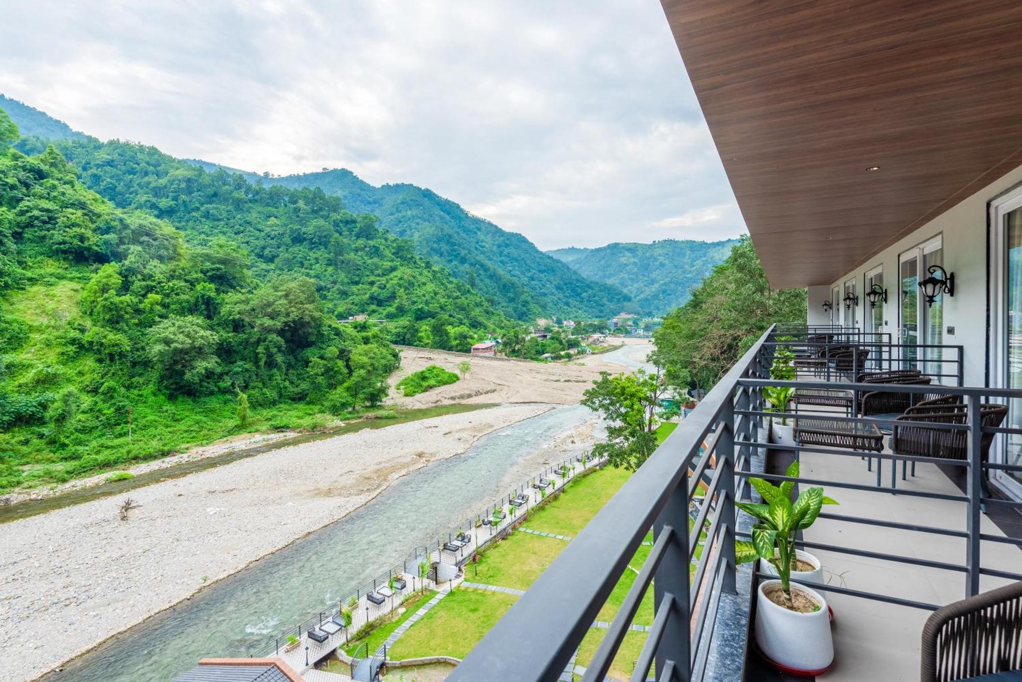 Dls Divine River Resort And Spa, Rishīkesh Exteriör bild