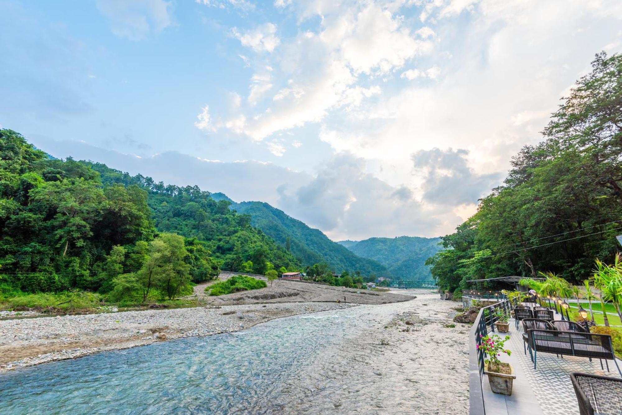Dls Divine River Resort And Spa, Rishīkesh Exteriör bild