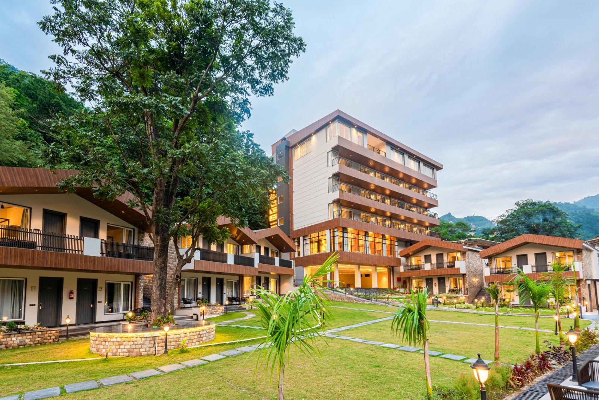 Dls Divine River Resort And Spa, Rishīkesh Exteriör bild