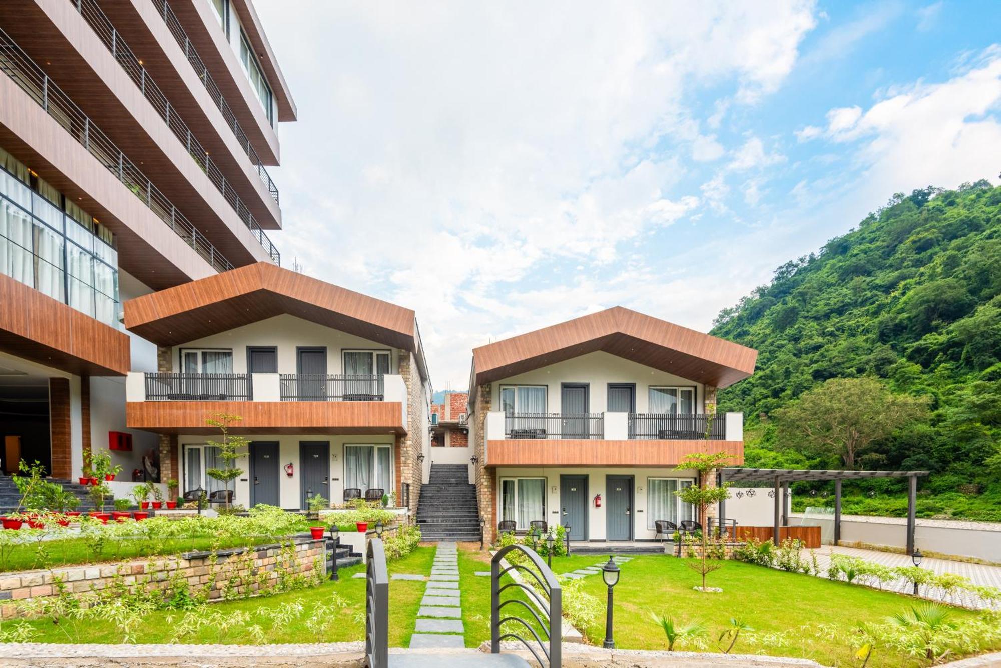 Dls Divine River Resort And Spa, Rishīkesh Exteriör bild