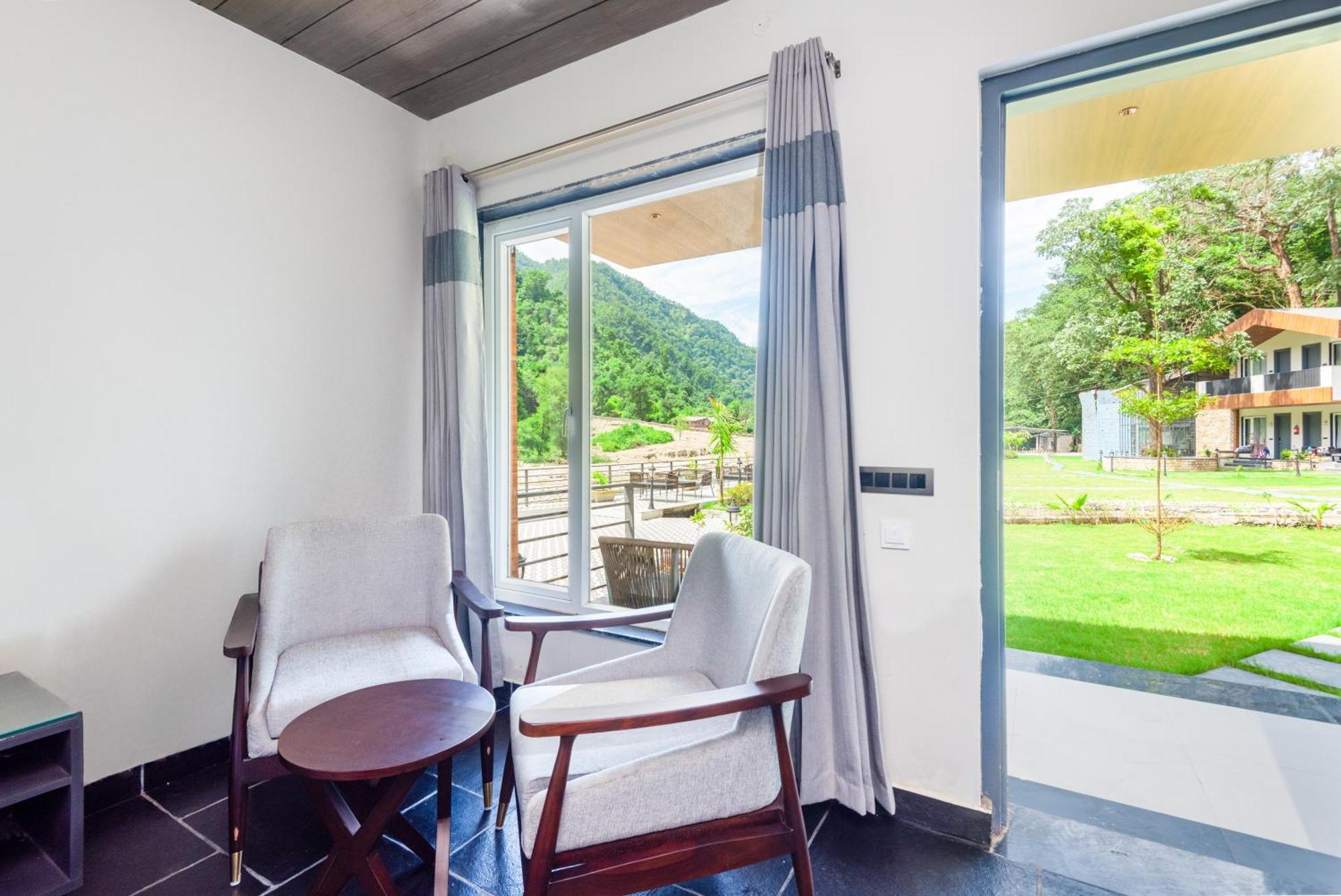 Dls Divine River Resort And Spa, Rishīkesh Exteriör bild